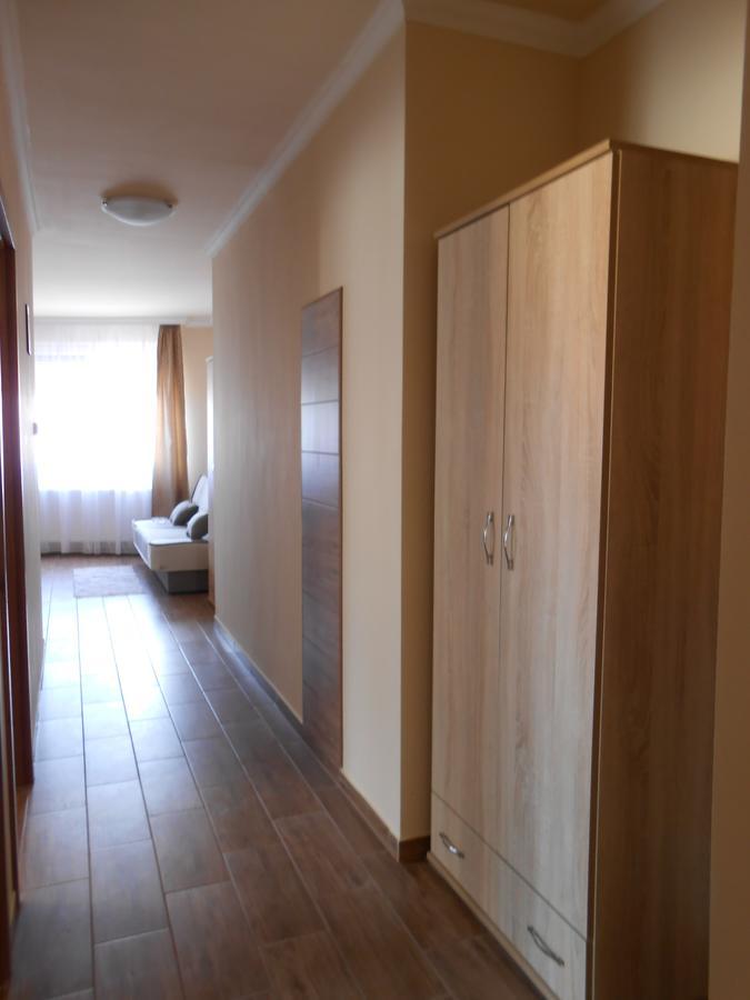 Imola Es Andrea Apartmanhaz 2 Apartment ไฮจ์ดุสโซบอสโล ภายนอก รูปภาพ